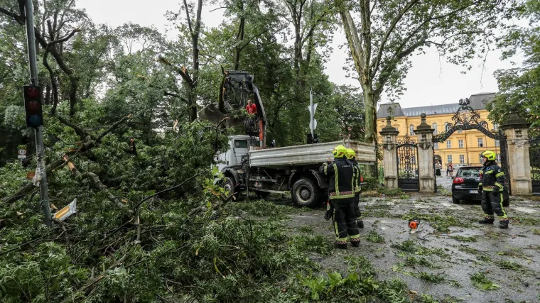 U nevremenu poginula dva mu&scaron;karca: 'Umrli su uslijed pada stabala. Imali su vi&scaron;estruke ozlijede glave'