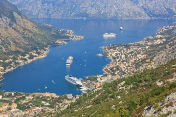 Turistički zrakoplov srušio se u Crnoj Gori, dvije osobe su ozlijeđene