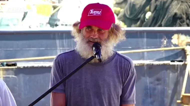 Australac i pas spa&scaron;eni nakon &scaron;to su tri mjeseca proveli na moru kod Meksika. Preživio loveći ribu