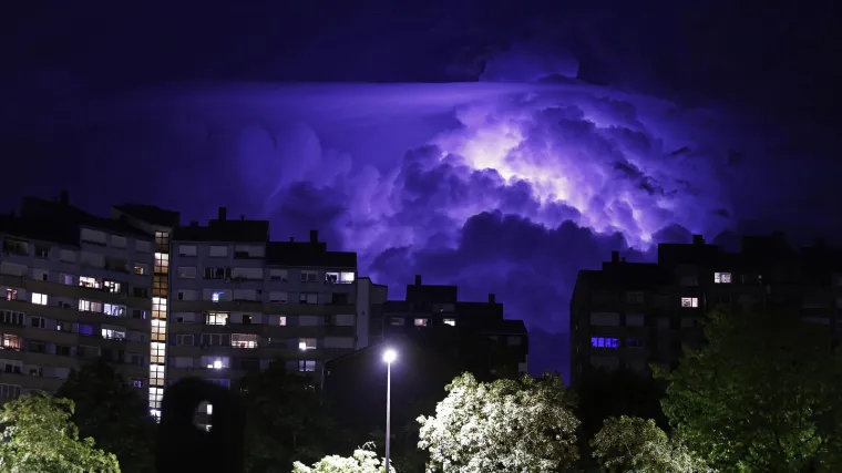 Pogledajte fotografije olujnog neba iznad Ljubljane, ovakve prizore jo&scaron; niste vidjeli