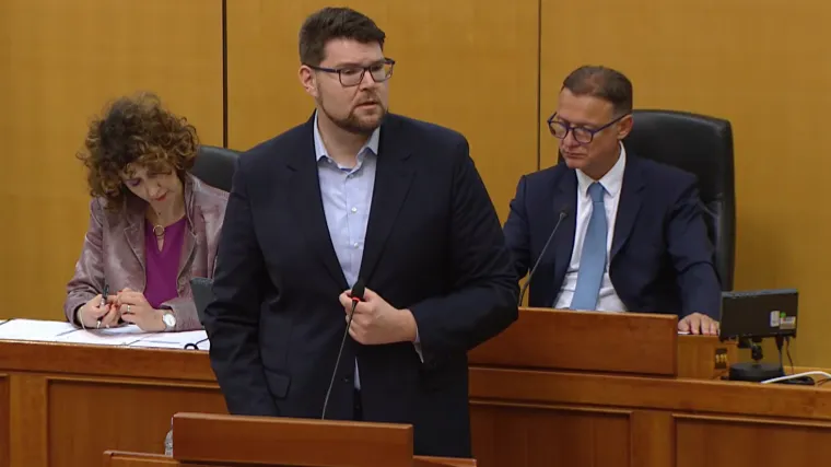 Peđa Grbin na izvanrednoj sjednici Sabora: 'Ma boli me briga za košarku i tu nesretnu izjavu'