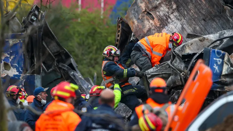 VIDEO Uru&scaron;io se most na zapadu Grčke, jedna osoba poginula