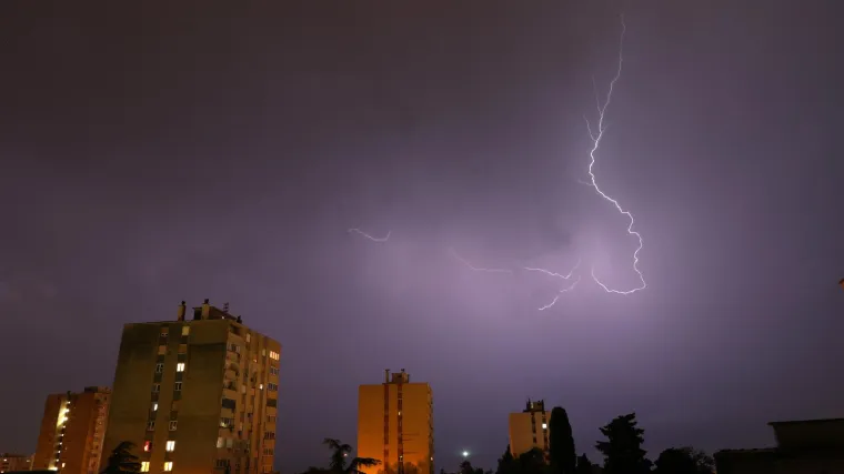 Prijete novi pljuskovi s grmljavinom, tuča i jak vjetar: Meteorologinja otkrila kada bi se vrijeme moglo smiriti