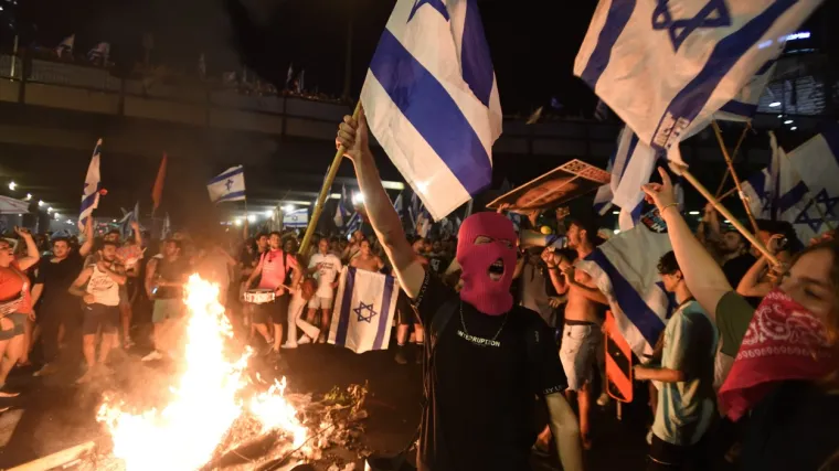 Kriza bez presedana koja bi mogla izazvati kaos i na globalnoj razini: 'Na&scaron;a zemlja klizi prema građanskom ratu!'