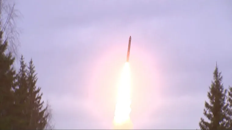 Rusi gađali ukrajinske vojne aerodrome i objekte: U jednom naletu lansirano i do 20 krstarećih raketa