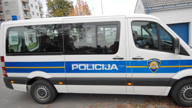 Ispred lokalne trgovine zadao muškarcu (39) više uboda nožem, uhićen je