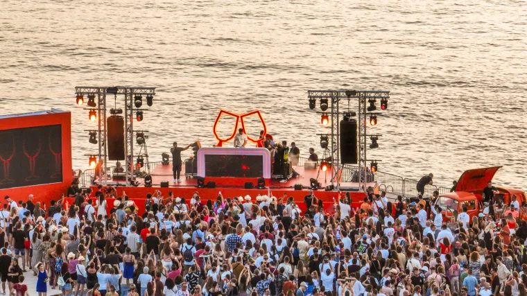 FENOMENALAN EVENT SUNSET IN A GLASS OBILJEŽIO JE NAZABORAVAN NASTUP DJ-A FEDDE LE GRANDA