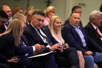 Plenković odgovorio Milanoviću: 'MUP-ovci nisu neke trač babe da me o svemu obavještavaju'