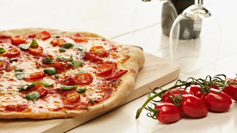 5 trikova kako da vam domaća pizza uvijek ispadne kao iz kru&scaron;ne peći
