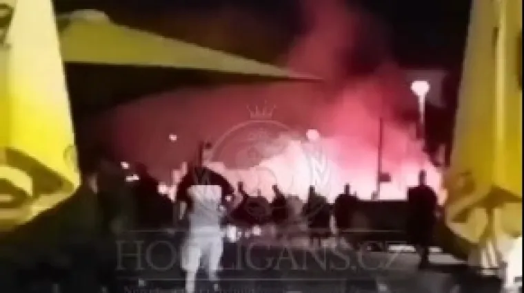 Boysi unatoč zabrani stigli u Grčku, u velikoj tučnjavi jedan navijač nasmrt izboden, policija spriječila veći kaos