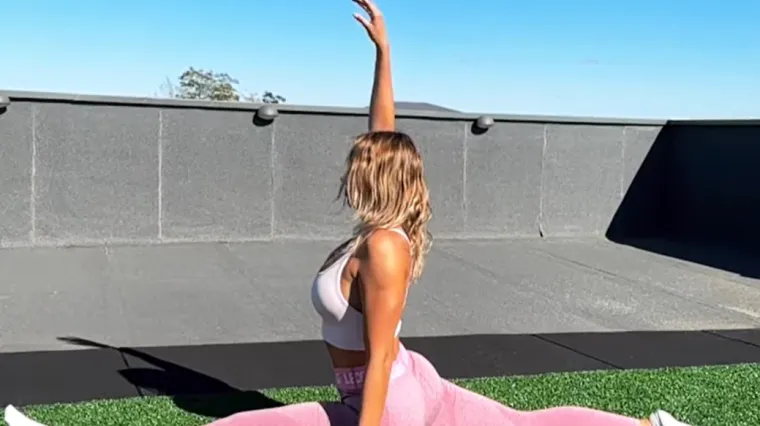 Vruća rumunjska studentica zapanjila obožavatelje: 'Nije mi dobro, treba mi zraka'