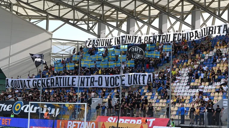 Na granici zaustavili kombi Rumunja, pronašli im noževe, a oni tvrde: 'To smo koristili za hranu...'