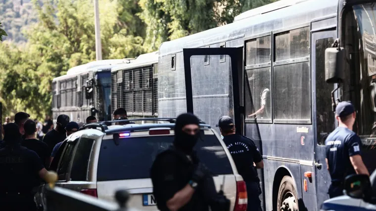 Pod jakim osiguranjem, prva skupina uhićenih navijača izvedena pred suce: Istraga suzila krug osumnjičenih za ubojstvo