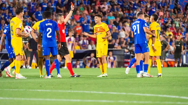 Kiks Barcelone već u prvom kolu: Utakmicu obilježio crveni karton Raphinhe