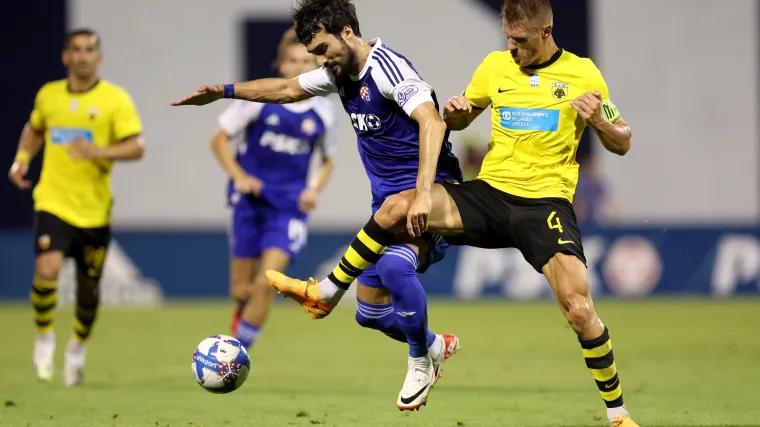 Kapetanska vrpca igrača AEK-a bila je posebno dizajnirana za utakmicu u Zagrebu