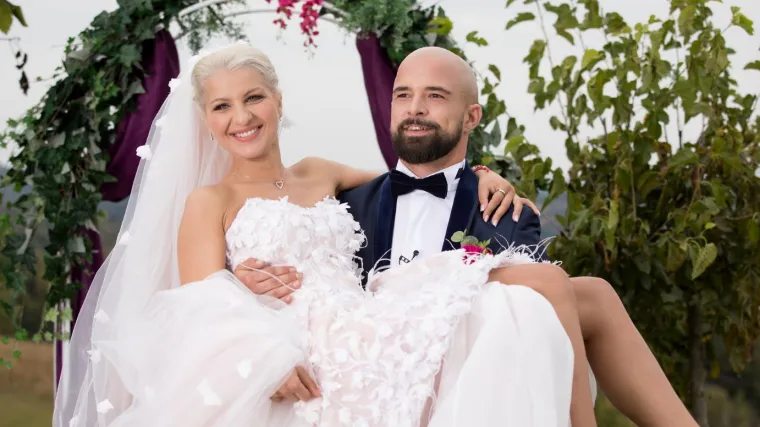 Nadia iz 'Braka na prvu' poznata je po mijenjanju boje kose: Sjećate se kad se pojavila s odvažnom frizurom?