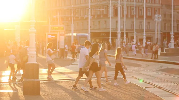 Uživajte do kraja tjedna u ovim vrućinama. Ponedjeljak donosi pljuskove s grmljavinom, ponegdje i jača nevremena