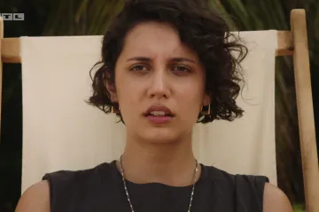 Što vas očekuje u seriji 'Smrt u raju'? Ubijena je pjevačica, a detektiv je zabrinut zbog sestre