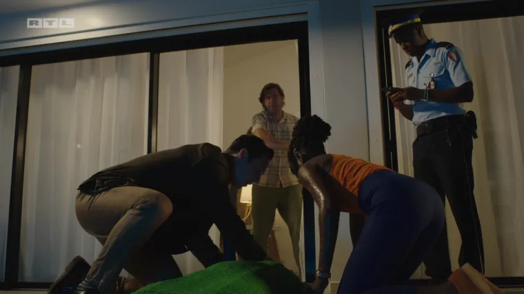 Ženu pokušaju ubiti dok prijavljuje ubojstvo, a detektiv proživljava teške privatne trenutke