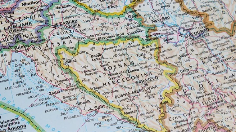 S kojom državom Hrvatska ima najkraću granicu i koliko je dugačka?