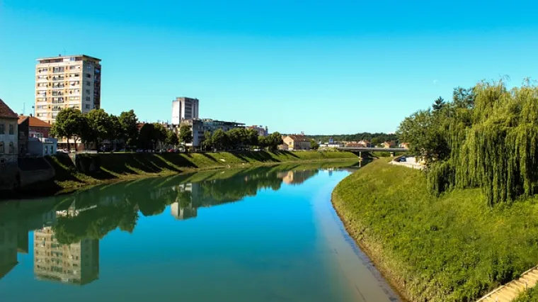 Koje rijeke teku kroz Karlovac, grad na četiri rijeke?