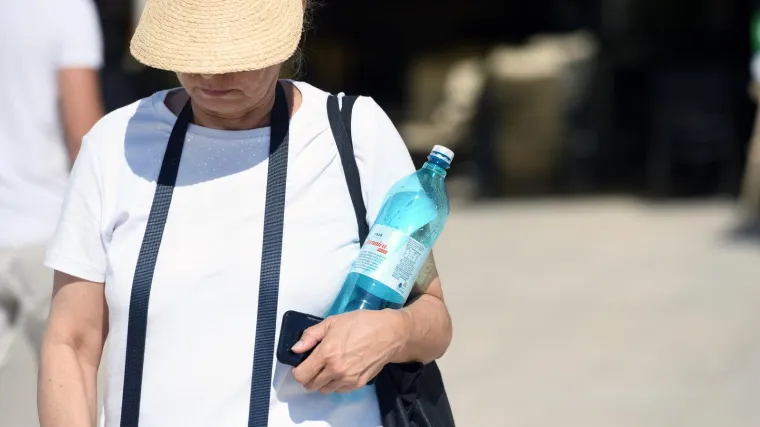 Toplinski val za vikend zahvaća cijelu Hrvatsku. Civilna za&scaron;tita podsjeća kako se za&scaron;tititi