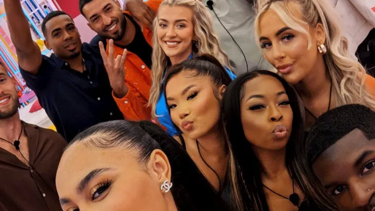 Tko je koga obljubio, a tko se boji buba? Posebna epizoda realityja 'Love Island UK' nasmijat će vas do suza