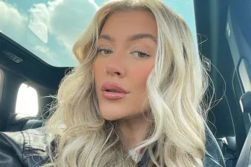 Pokazala tetovažu na guzi: Džepna Venera Molly ima tijelo iz snova i ne boji ga se pokazati