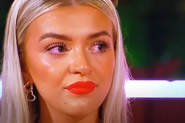 Frajeri, nemojte ovo raditi: Mitch ispada očajan, plazi za Molly i misli da je suptilan