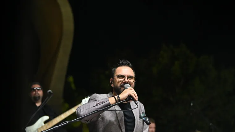 Petar Gra&scaron;o ro&scaron;tiljao i pjevao u Leskovcu te &scaron;okirao sve kada je rekao &scaron;to misli o Srbiji : 'Ali ono &scaron;to smo mi doživjeli...'