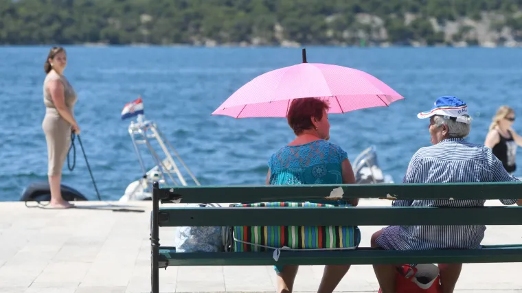 Strpite se, dosadna ki&scaron;a padat će jo&scaron; malo: Ljeto će se ipak vratiti!