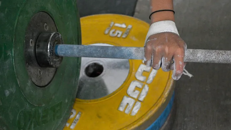 Državne vlasti doživotno mu zabranile pristup svim sportskim objektima u zemlji zbog - rukovanja?!