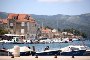 Hvarski poduzetnik cijelo ljeto naplaćivao nautičarima korištenje sidrišta s računom: Inspekcija mu je konačno 'pokucala na vrata'