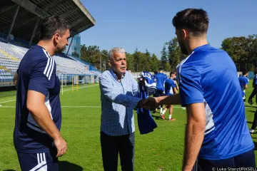 Prije nekoliko dana ganuo je čitavu naciju, a Dinamo ga je sada pozvao na trening: Dobio je dres i godi&scaron;nju ulaznicu