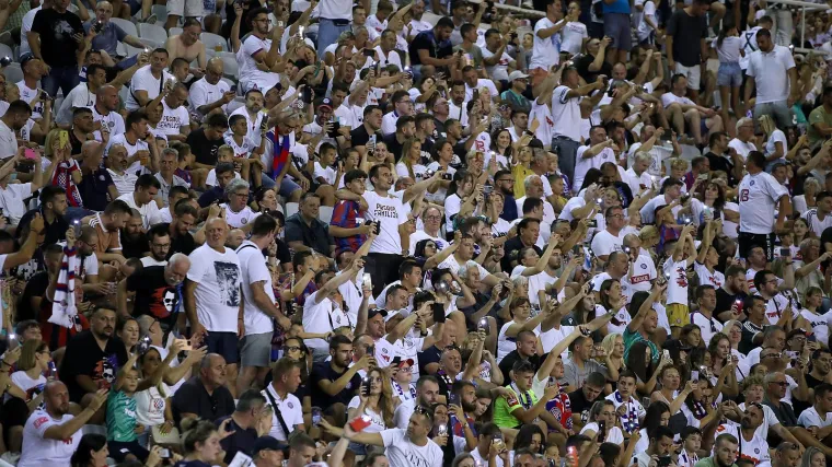 Navijačima te&scaron;ko pao poraz Hajduka: 'Dobrodo&scaron;la &scaron;amarčina za prizemljenje'