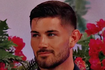 Za ovim frajerom baš svi se okreću: Ne zna se što je više hot - lice ili tijelo...Ali, bivša kaže da ima jedan gadan 'red flag'