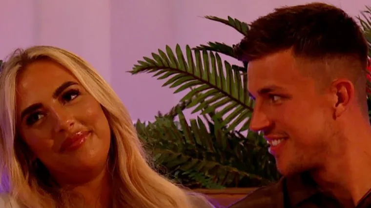 'Njegov hobi je da se sramoti': Mitch očajničkim potezom razljutio gledatelje, išao iza leđa najboljem frendu