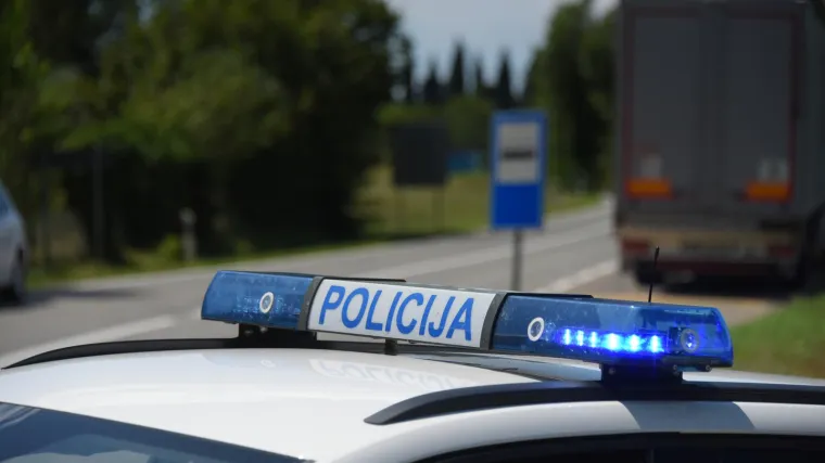 Naletio na biciklista na zebri pa pobjegao: Ne smije za volan tri mjeseca, policija ga jo&scaron; udarila po džepu