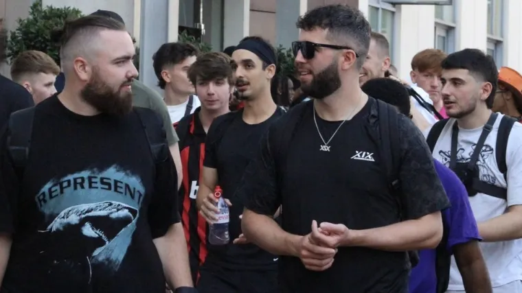 Urnebesno: Youtuberi odigrali humanitarnu utakmicu, a pogledajte kako je igrač uzvratio sucu za dodijeljeni žuti karton