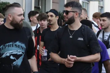 Urnebesno: Youtuberi odigrali humanitarnu utakmicu, a pogledajte kako je igrač uzvratio sucu za dodijeljeni žuti karton