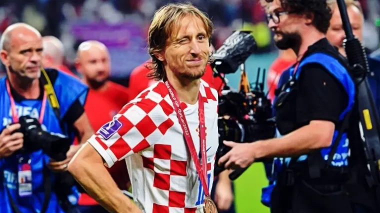 Vatreni proslavili Modrićev rođendan, a na riječi o osvajanju zlata koje nedostaje, rekao je: 'Iz tvojih usta u Božje u&scaron;i'