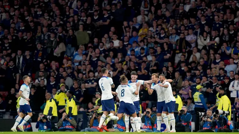 Gundogan te&scaron;ko ozlijeđen, &Scaron;koti brutalno izviždali himnu Engleske