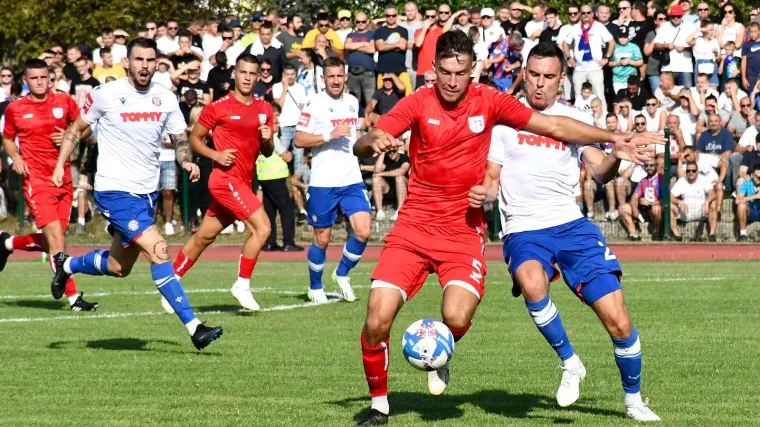 Melnjak odu&scaron;evio potezom izvan terena: 'Uz teren su bila djeca...'