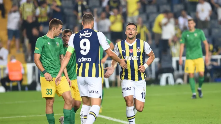 Turci se raspisali o Livakovićevim suigračima, spominju raskol zbog tri prsta: 'To je normalno, boje nas se'