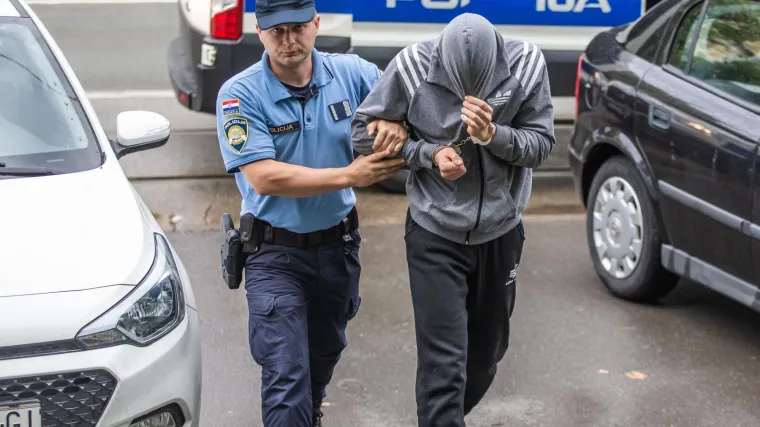 Dolijao filmski lopov: Maskiran francuskom kapom i naočalama pljačkao zlatarnice, a novac onda trošio na kocku i luksuzni život