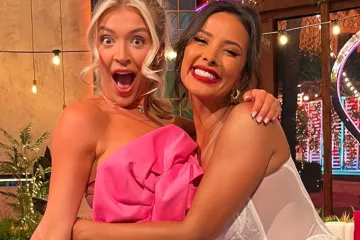 Maya se uvukla u premalen korzet, a Molly ima haljinu koja sliči na vaginu: 'Imam prevelike grudi i preuzak struk'