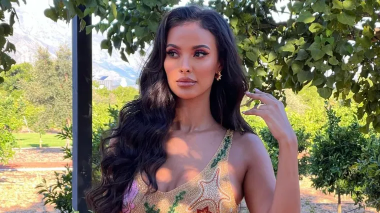 Maya Jama postala zaštitno lice Dolce&Gabbane: Stavila crvenu periku, utegla se u seksi krpice pa stala rastezati