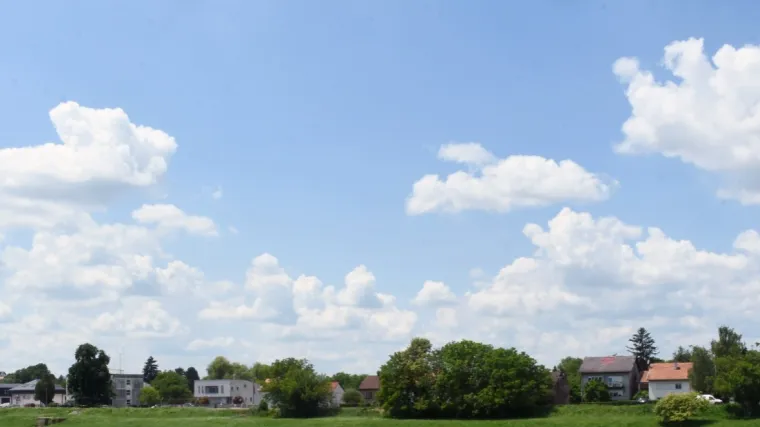 Tek s ponekim oblakom, vikend zavr&scaron;ava ugodno i toplo, a samo se u utorak očekuje nagla promjena vremena