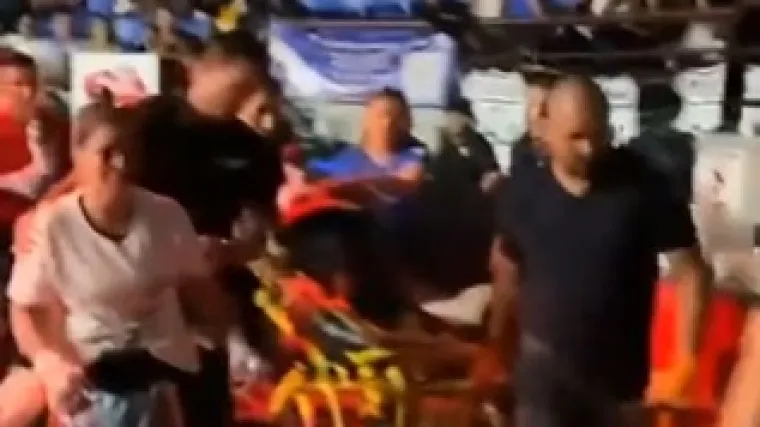 Dobio srčani dok je gledao suprugu u ringu pa preminuo u bolnici: Ona nastavila borbu i izgubila naslov