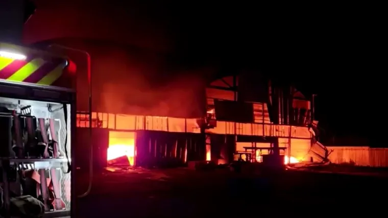 Rusi bespilotnim letjelicama gađali Lavov. Izbio ogromni požar, najmanje jedna osoba poginula